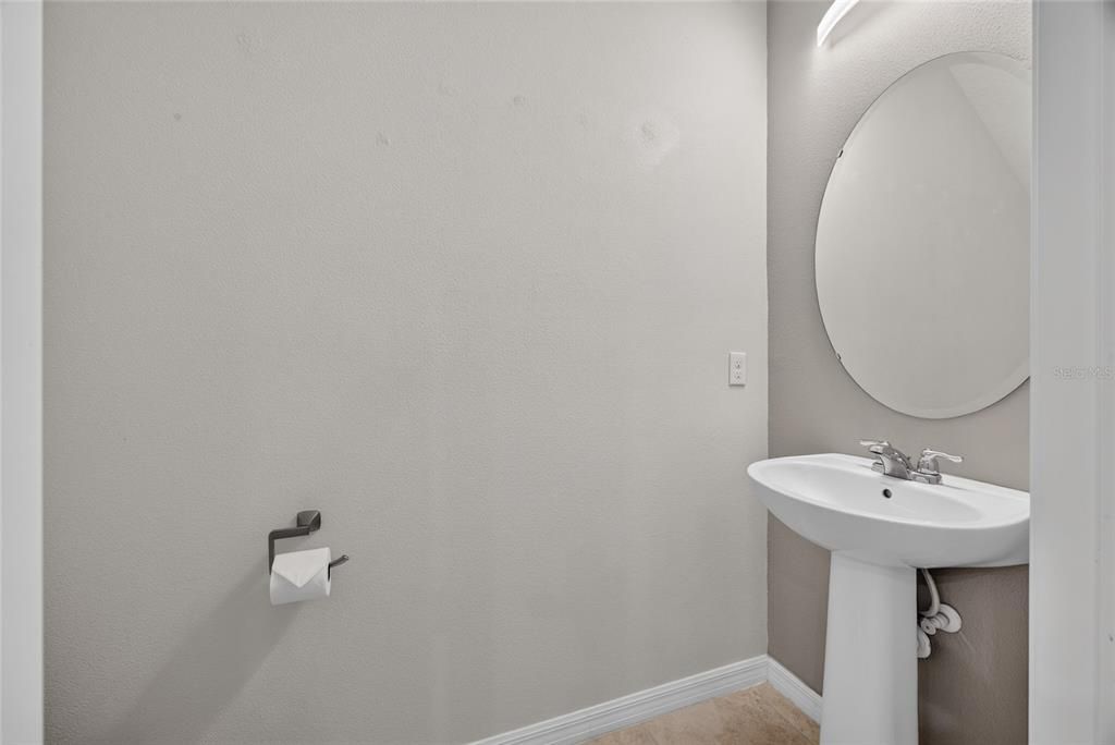 For Rent: $2,350 (3 beds, 2 baths, 1667 Square Feet)
