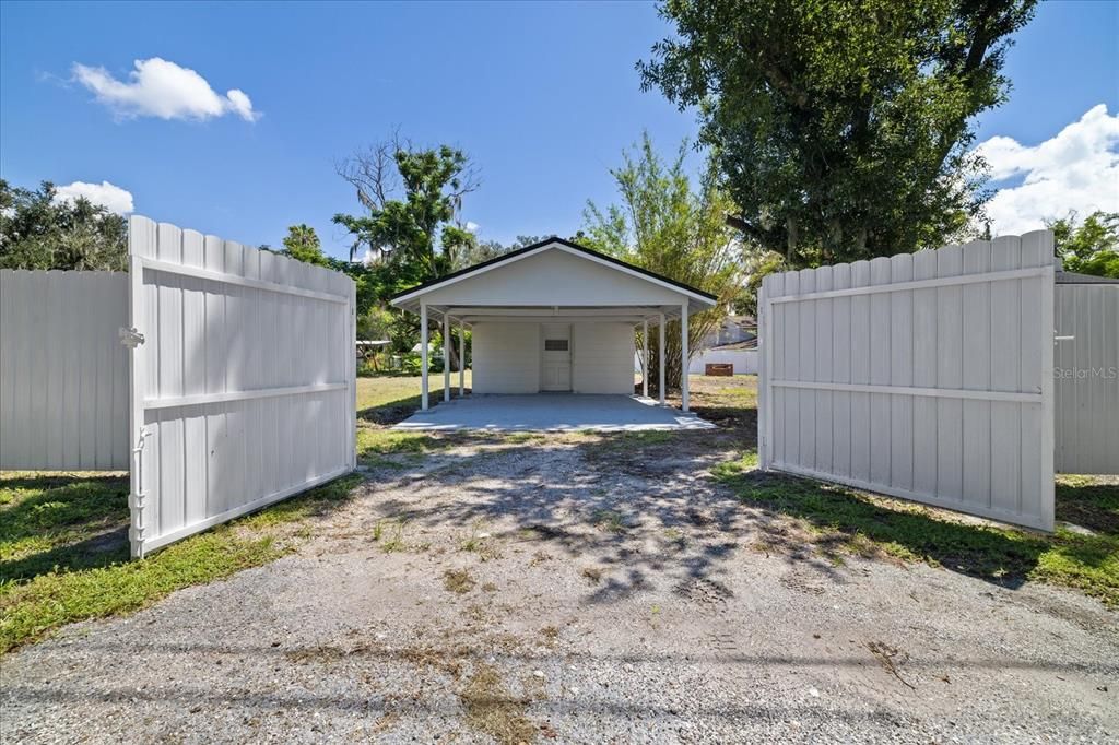 For Sale: $517,900 (5 beds, 3 baths, 2411 Square Feet)