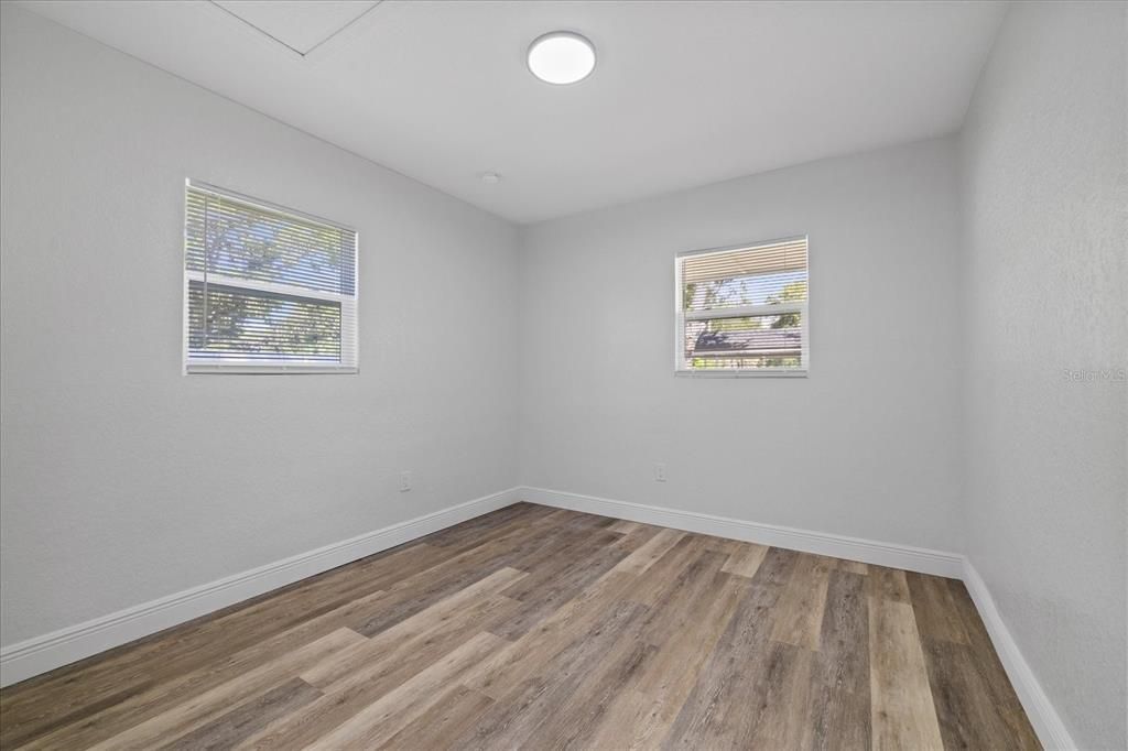 For Sale: $517,900 (5 beds, 3 baths, 2411 Square Feet)