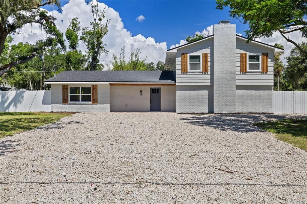 For Sale: $517,900 (5 beds, 3 baths, 2411 Square Feet)