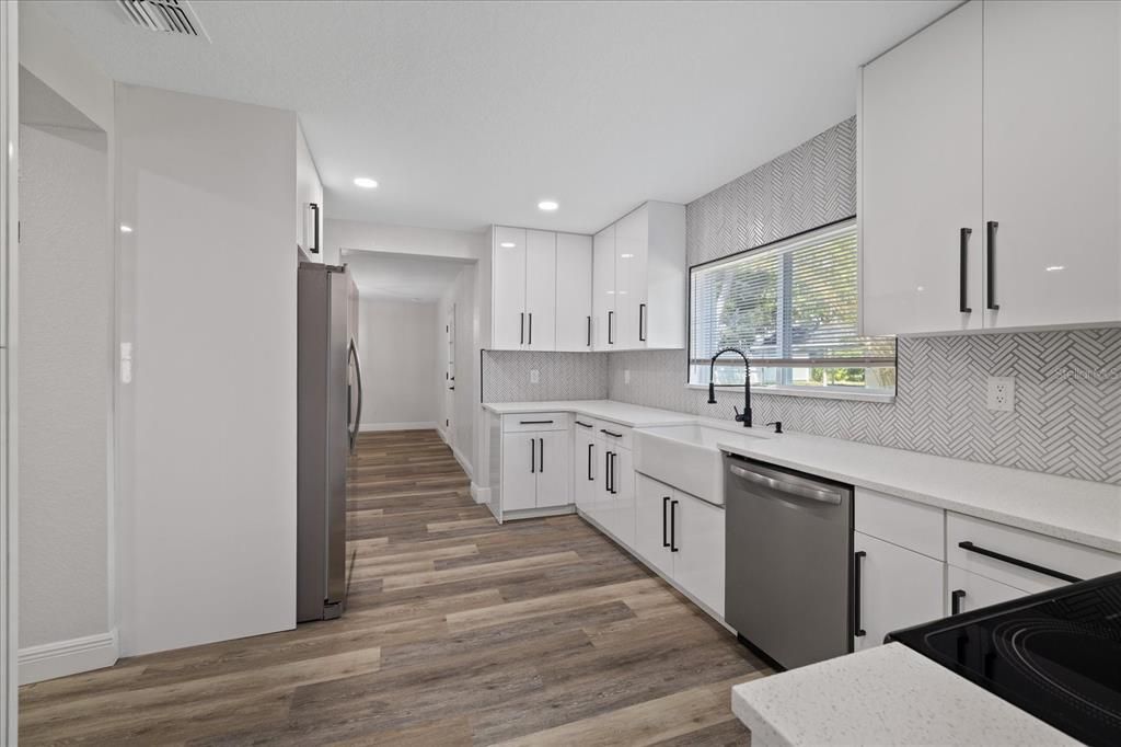 For Sale: $517,900 (5 beds, 3 baths, 2411 Square Feet)