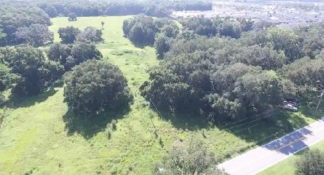 На продажу: $3,950,000 (16.94 acres)