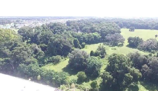 На продажу: $3,950,000 (16.94 acres)