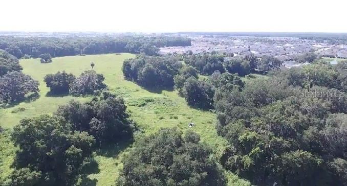На продажу: $3,950,000 (16.94 acres)