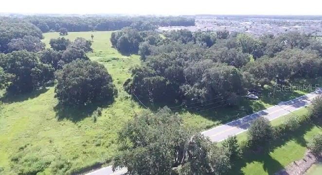 На продажу: $3,950,000 (16.94 acres)