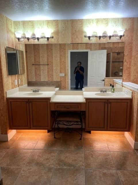 For Rent: $2,675 (3 beds, 2 baths, 1855 Square Feet)