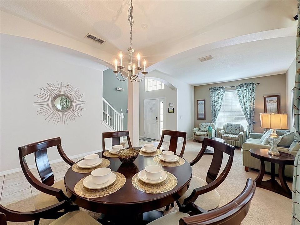 En Venta: $440,000 (5 camas, 4 baños, 2850 Pies cuadrados)