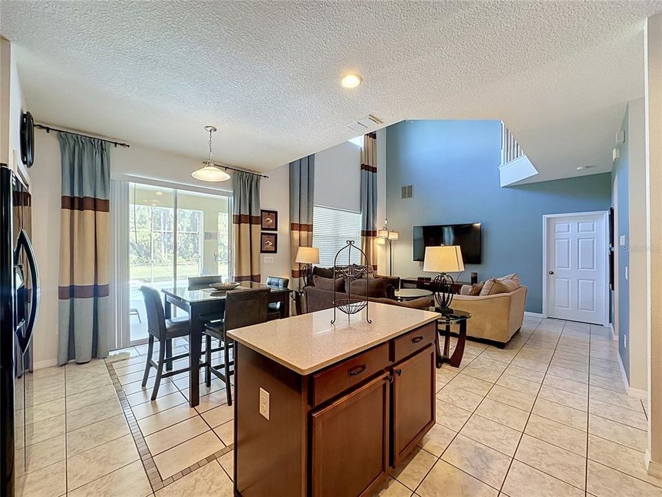 En Venta: $440,000 (5 camas, 4 baños, 2850 Pies cuadrados)