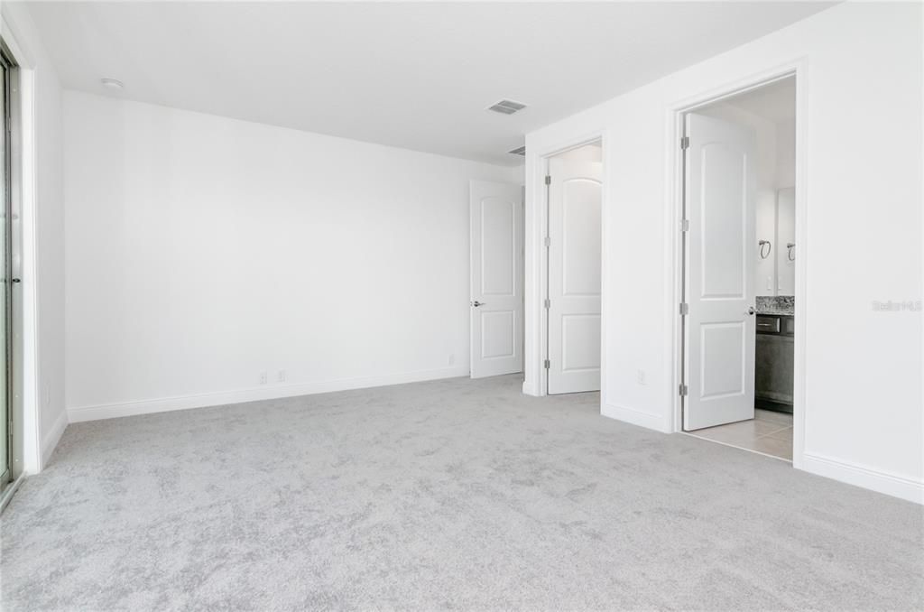 For Rent: $4,750 (5 beds, 5 baths, 3264 Square Feet)
