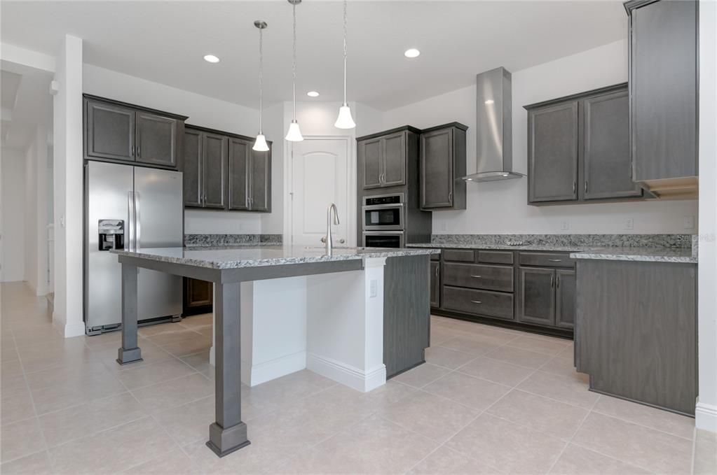 For Rent: $4,750 (5 beds, 5 baths, 3264 Square Feet)