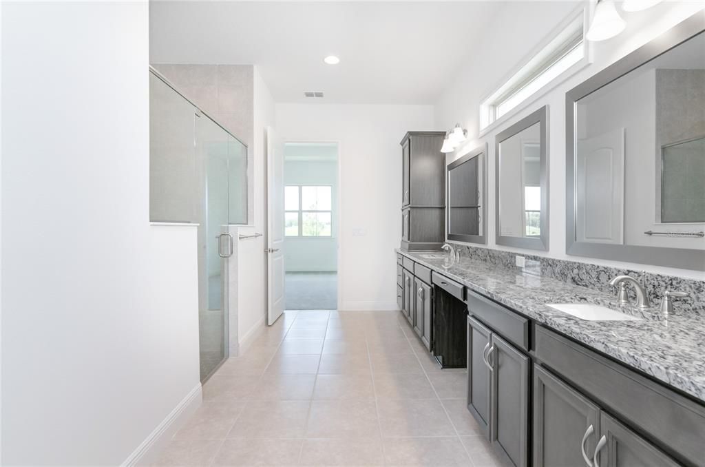 For Rent: $4,750 (5 beds, 5 baths, 3264 Square Feet)