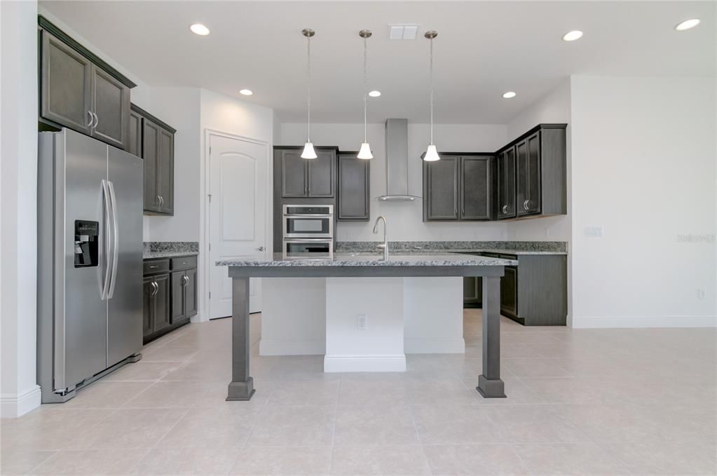 For Rent: $4,750 (5 beds, 5 baths, 3264 Square Feet)