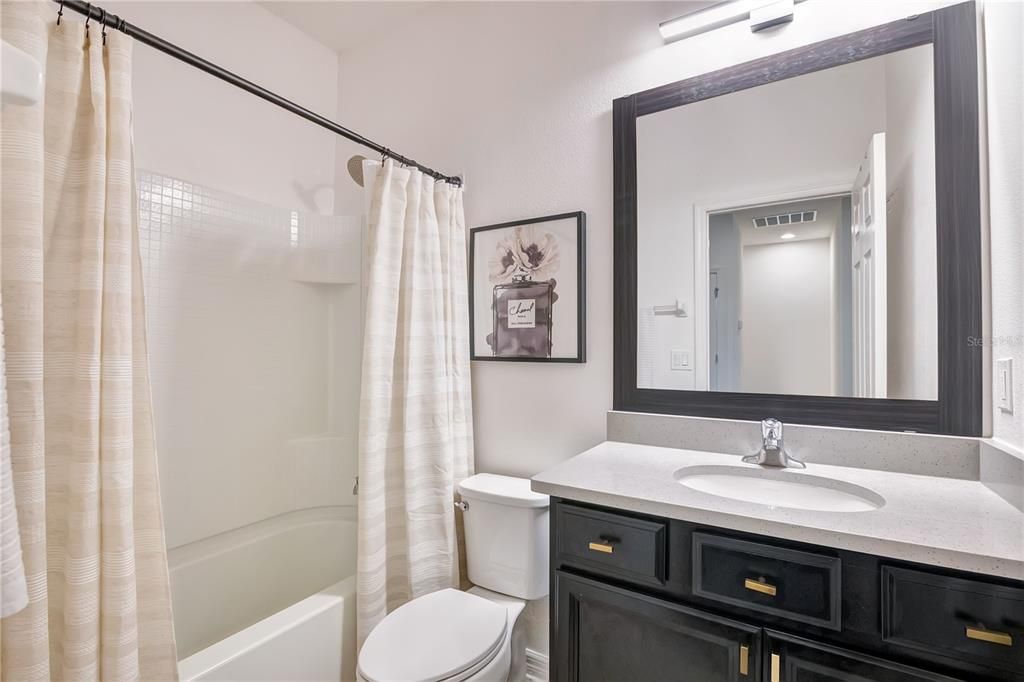 En Venta: $399,900 (3 camas, 2 baños, 1860 Pies cuadrados)