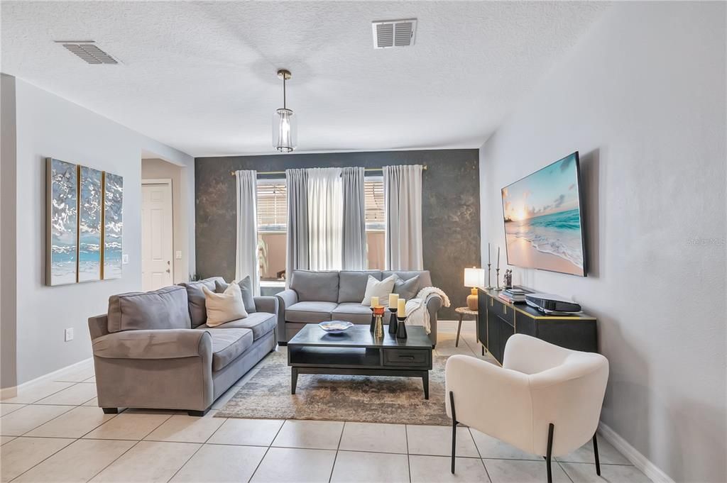 En Venta: $399,900 (3 camas, 2 baños, 1860 Pies cuadrados)