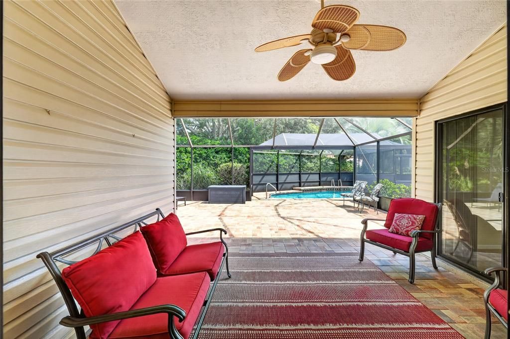 For Sale: $525,000 (3 beds, 2 baths, 1755 Square Feet)