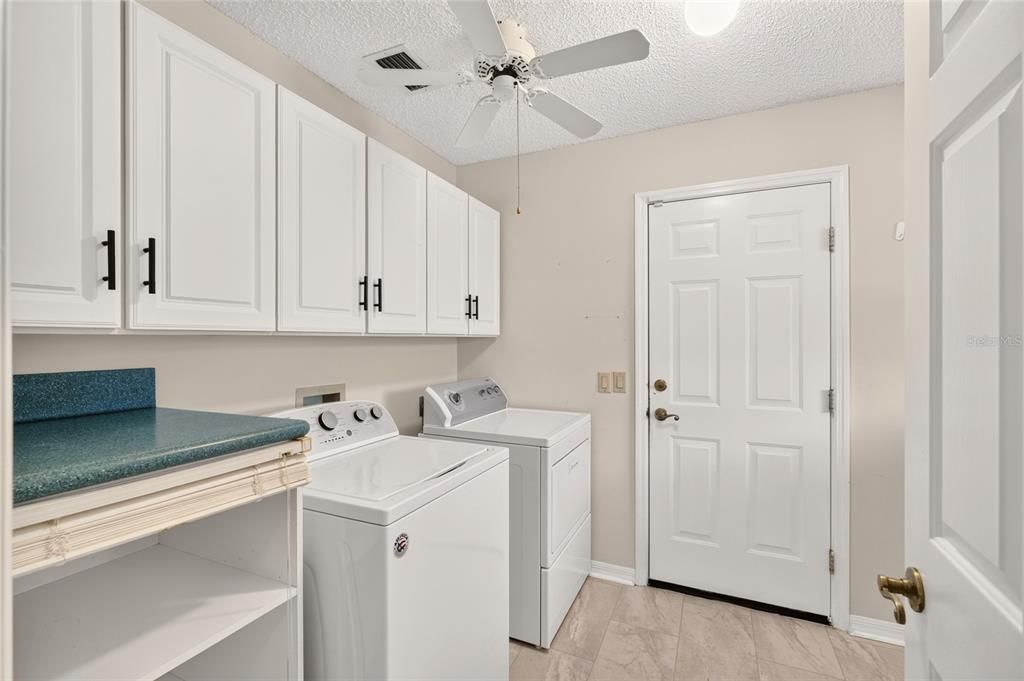 For Sale: $525,000 (3 beds, 2 baths, 1755 Square Feet)