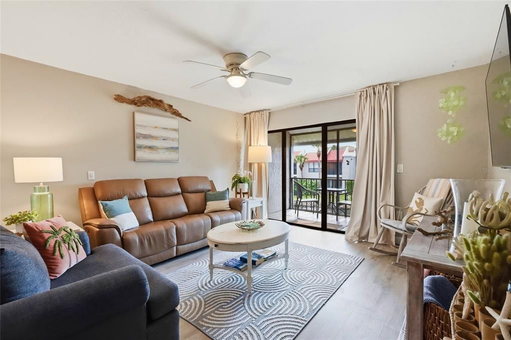 En Venta: $535,000 (2 camas, 2 baños, 1080 Pies cuadrados)