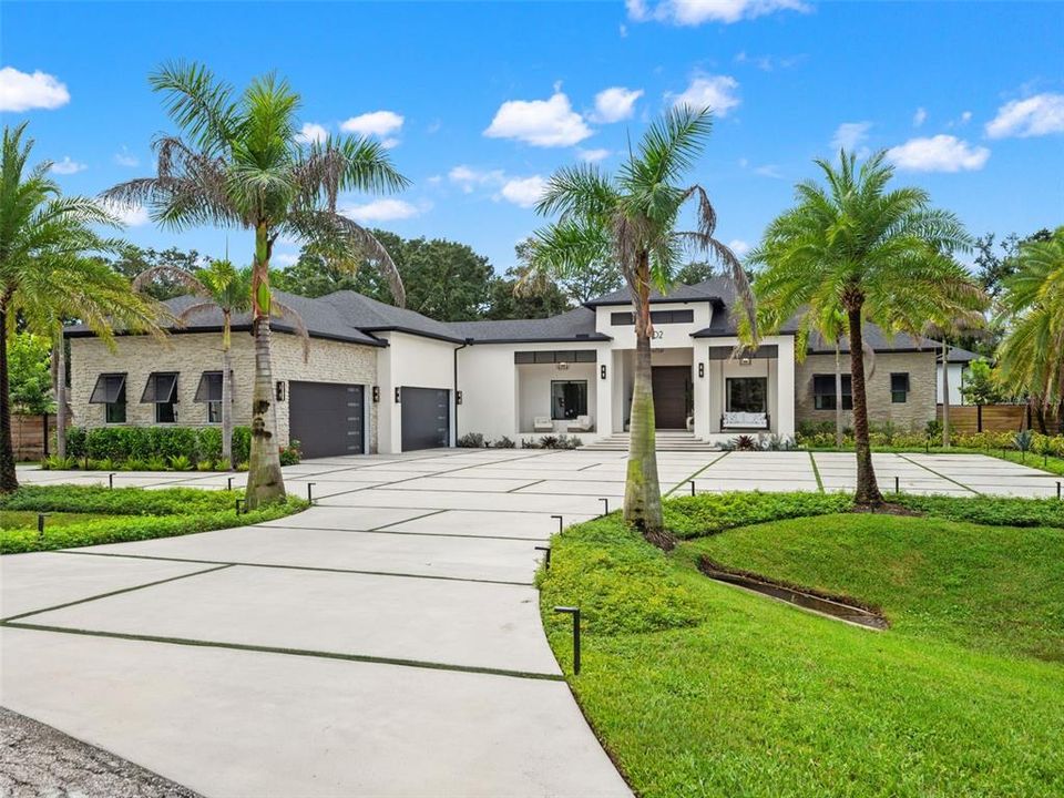 For Sale: $4,200,000 (5 beds, 6 baths, 6139 Square Feet)
