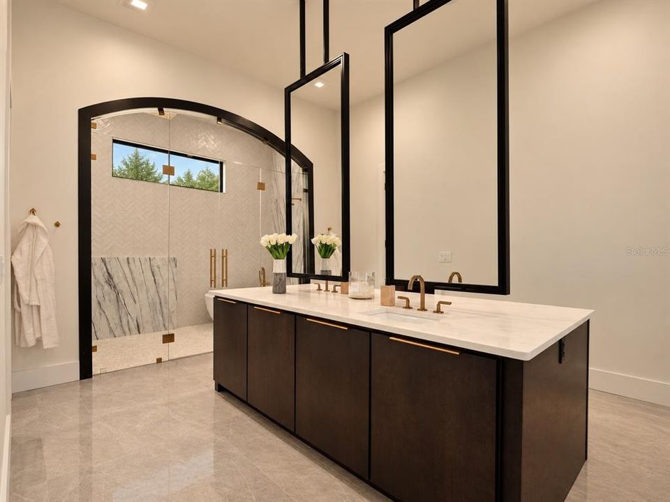 For Sale: $4,200,000 (5 beds, 6 baths, 6139 Square Feet)