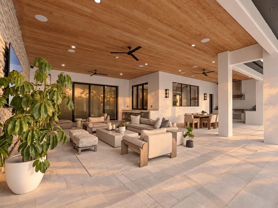 For Sale: $4,200,000 (5 beds, 6 baths, 6139 Square Feet)