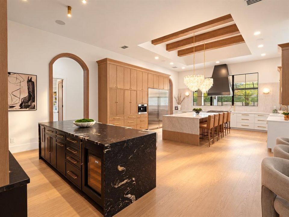 For Sale: $4,200,000 (5 beds, 6 baths, 6139 Square Feet)
