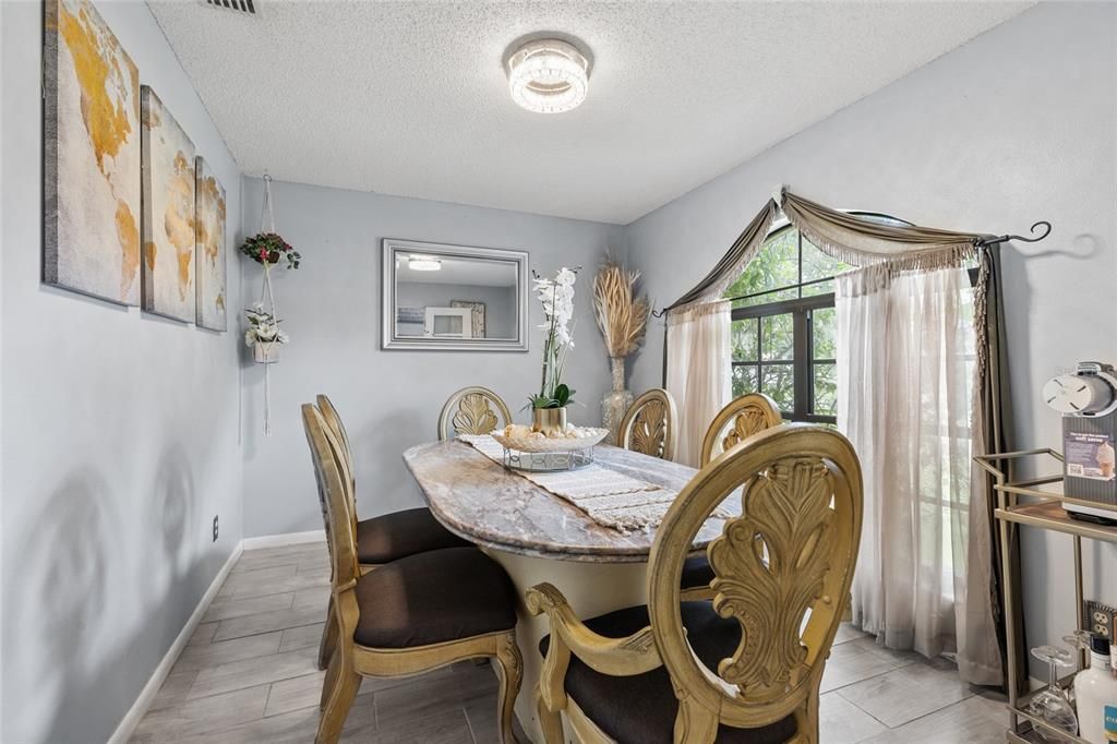 For Sale: $349,900 (4 beds, 2 baths, 1740 Square Feet)