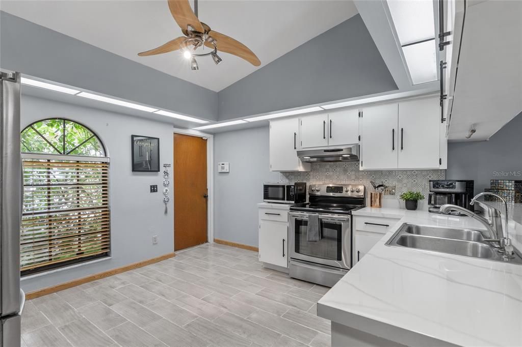 For Sale: $349,900 (4 beds, 2 baths, 1740 Square Feet)