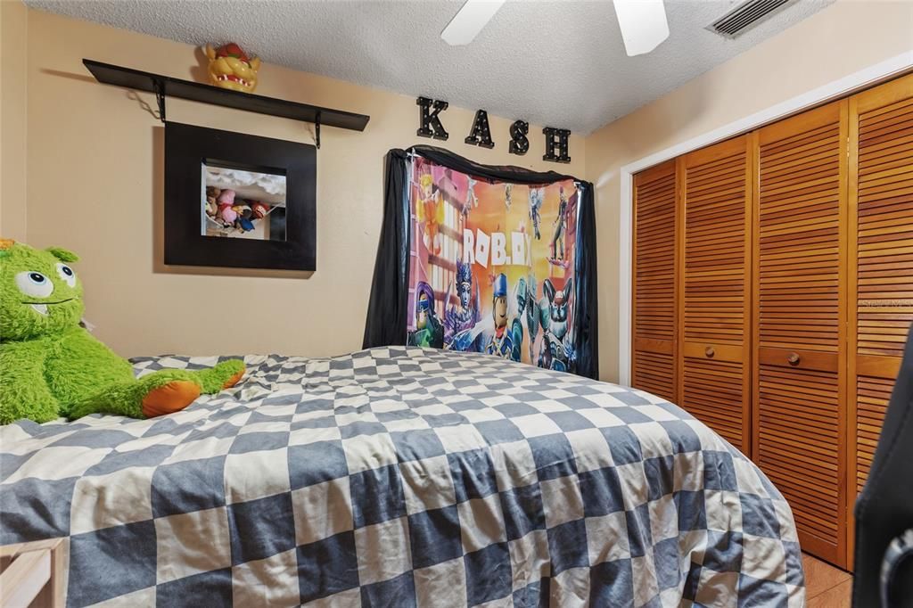 For Sale: $349,900 (4 beds, 2 baths, 1740 Square Feet)