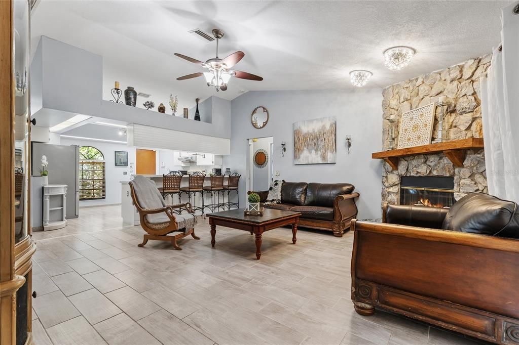 For Sale: $349,900 (4 beds, 2 baths, 1740 Square Feet)