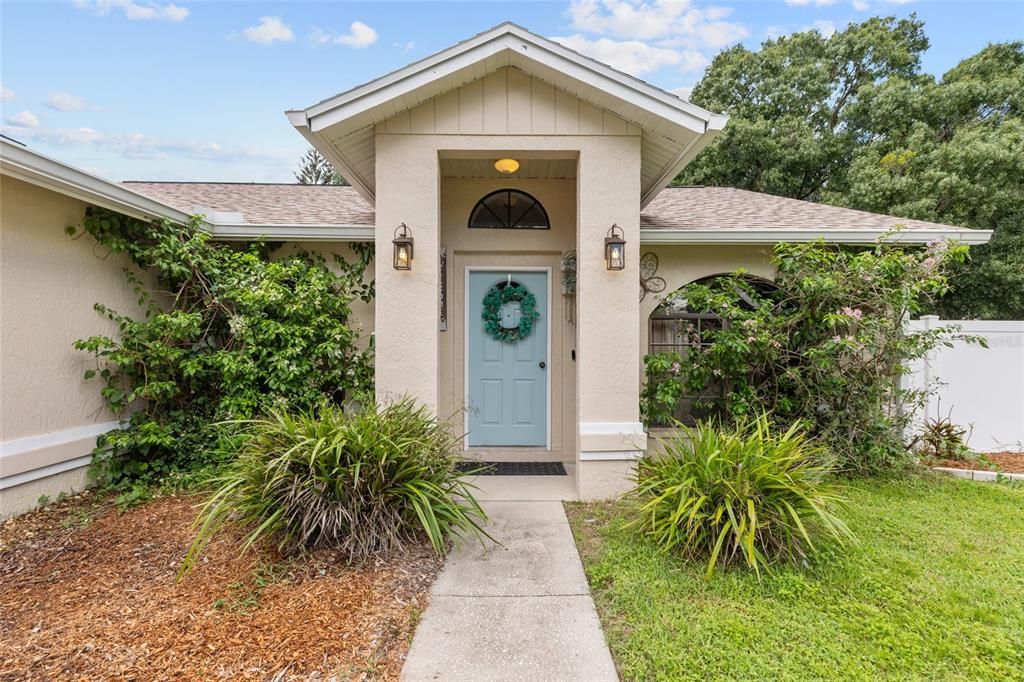 For Sale: $349,900 (4 beds, 2 baths, 1740 Square Feet)