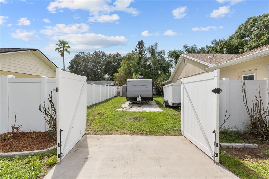 For Sale: $349,900 (4 beds, 2 baths, 1740 Square Feet)