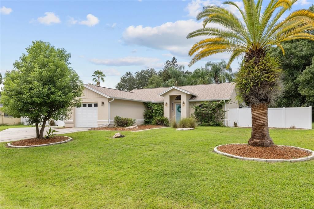 For Sale: $349,900 (4 beds, 2 baths, 1740 Square Feet)