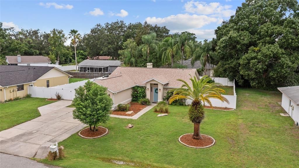 For Sale: $349,900 (4 beds, 2 baths, 1740 Square Feet)