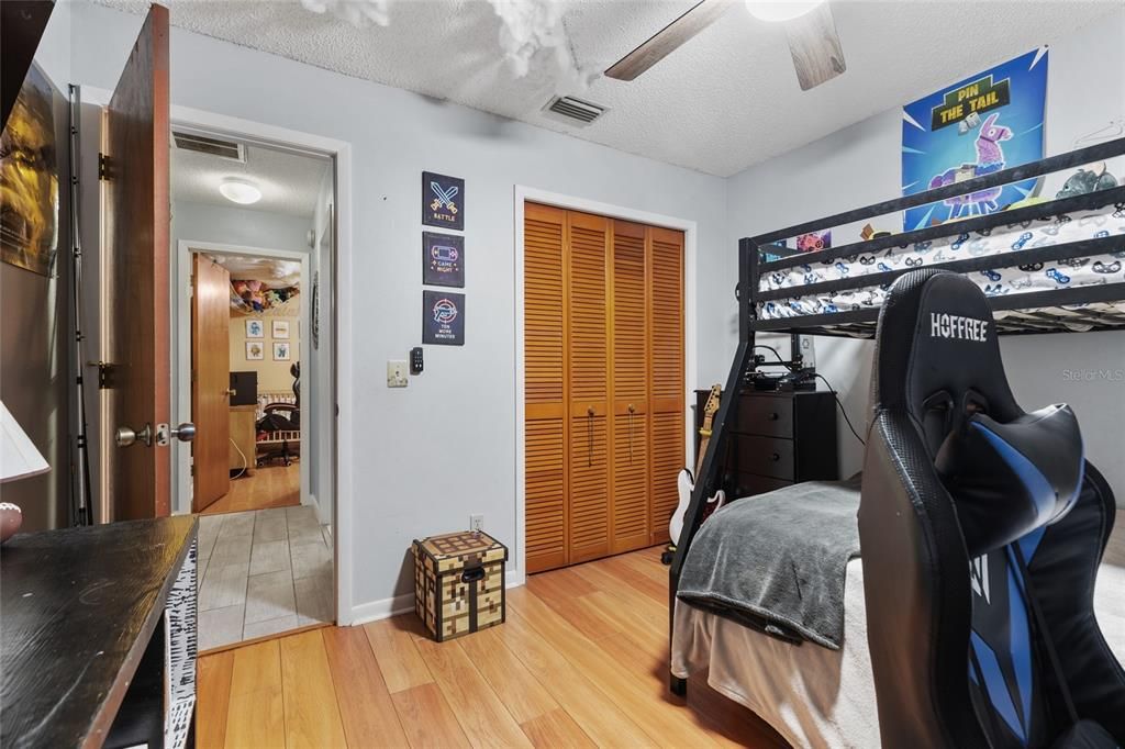 For Sale: $349,900 (4 beds, 2 baths, 1740 Square Feet)