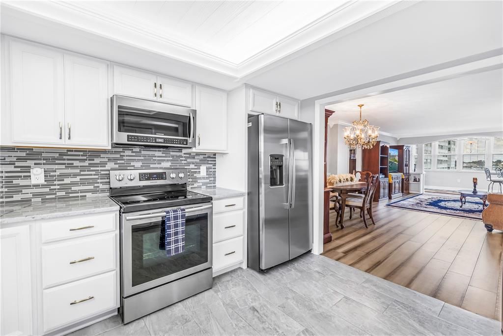 На продажу: $374,900 (2 спален, 2 ванн, 1760 Квадратных фут)