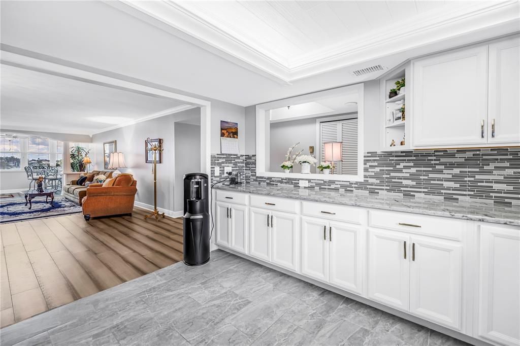 На продажу: $374,900 (2 спален, 2 ванн, 1760 Квадратных фут)