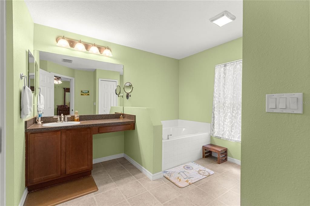 For Sale: $379,900 (3 beds, 2 baths, 2020 Square Feet)