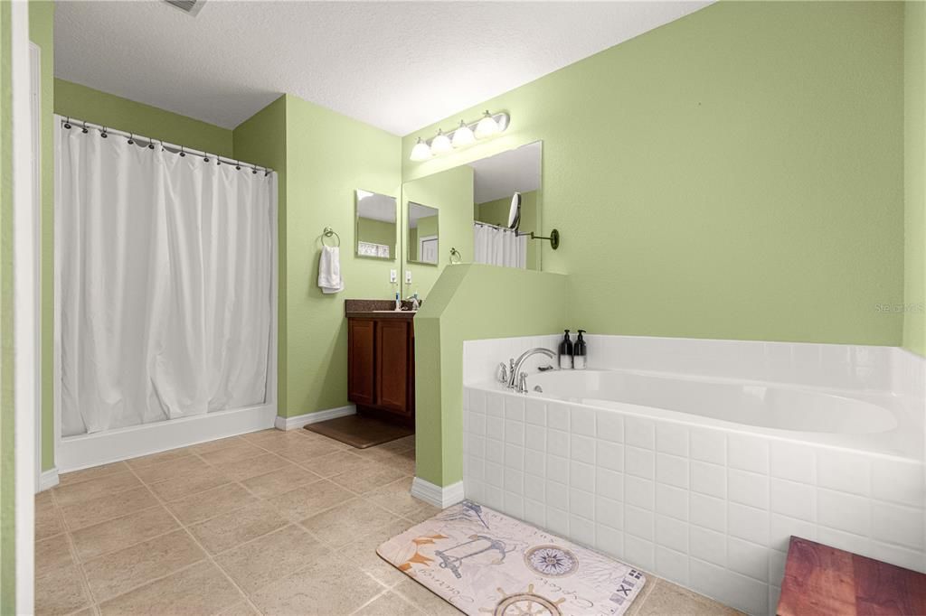 For Sale: $379,900 (3 beds, 2 baths, 2020 Square Feet)