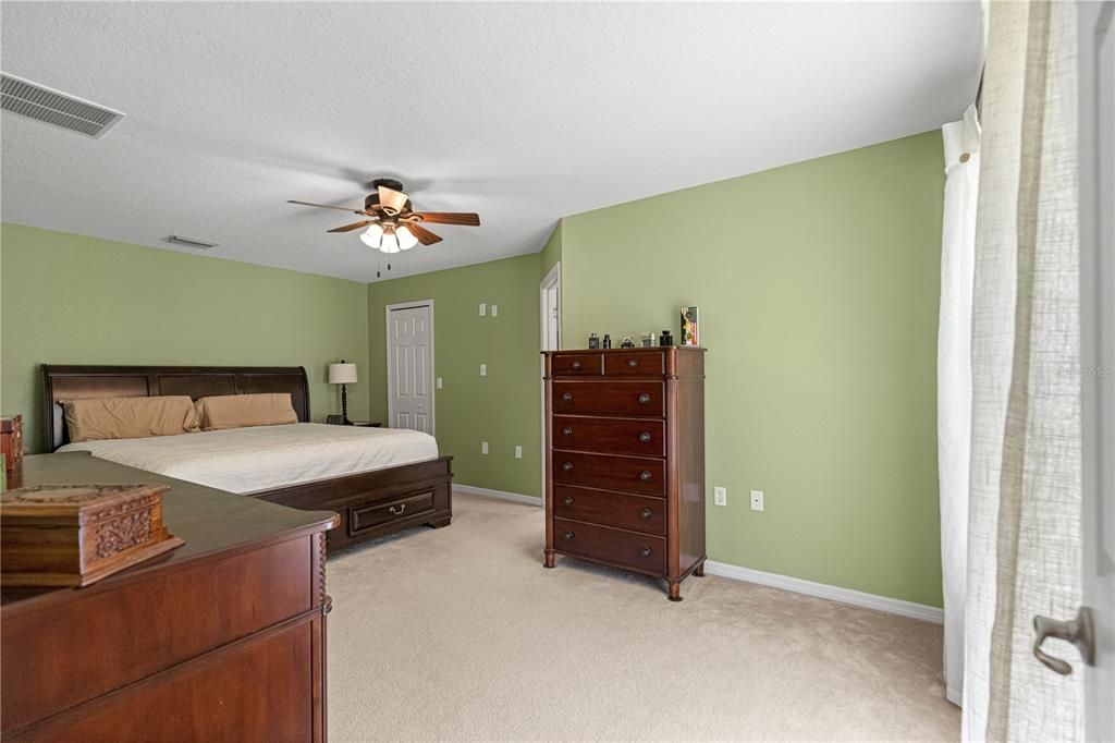 For Sale: $379,900 (3 beds, 2 baths, 2020 Square Feet)