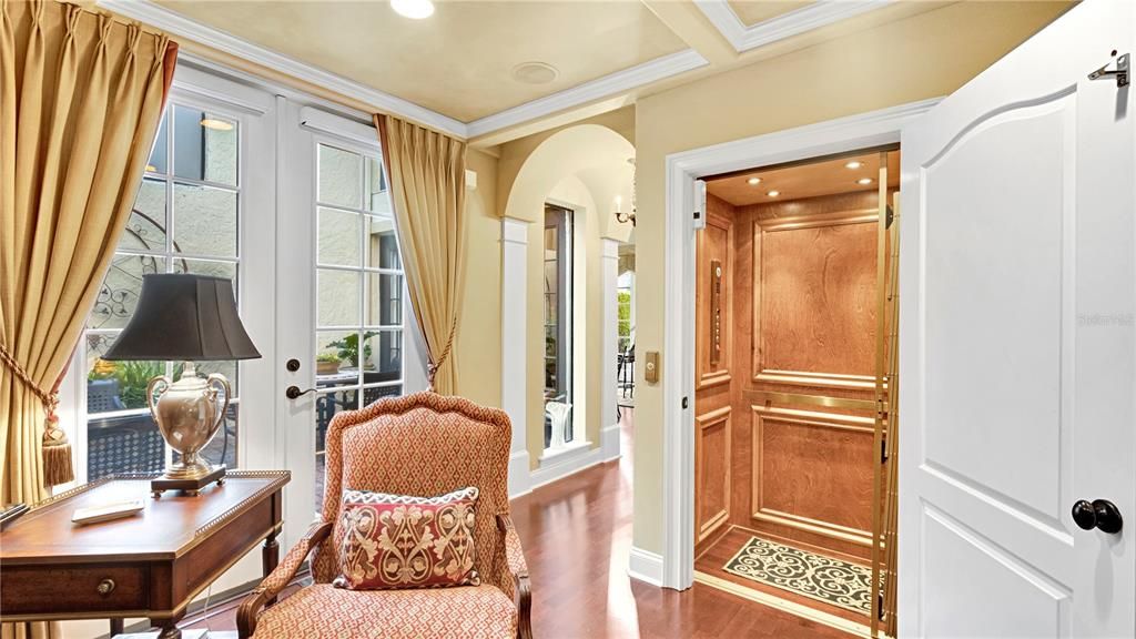 For Sale: $950,000 (3 beds, 2 baths, 1957 Square Feet)