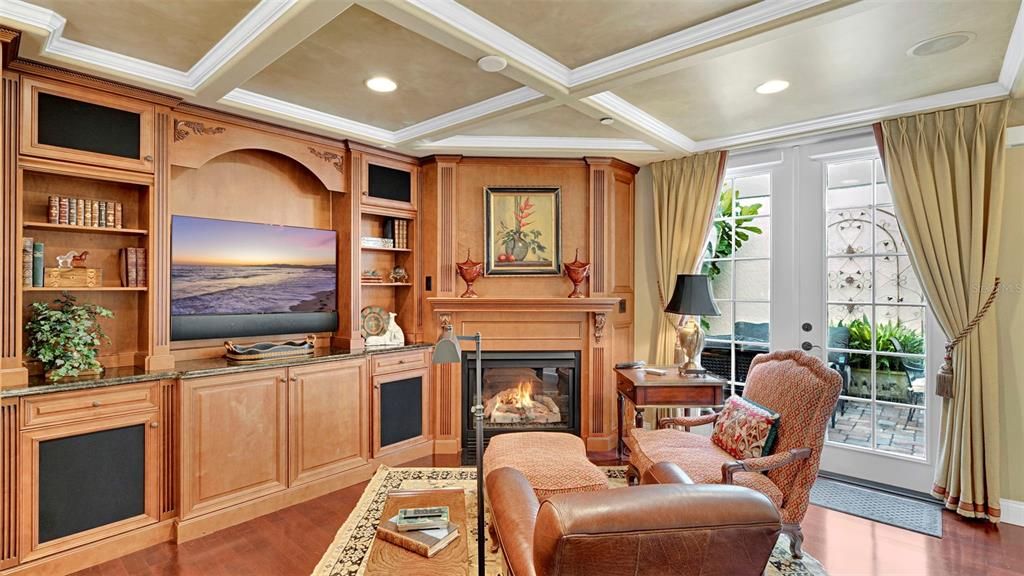 For Sale: $950,000 (3 beds, 2 baths, 1957 Square Feet)