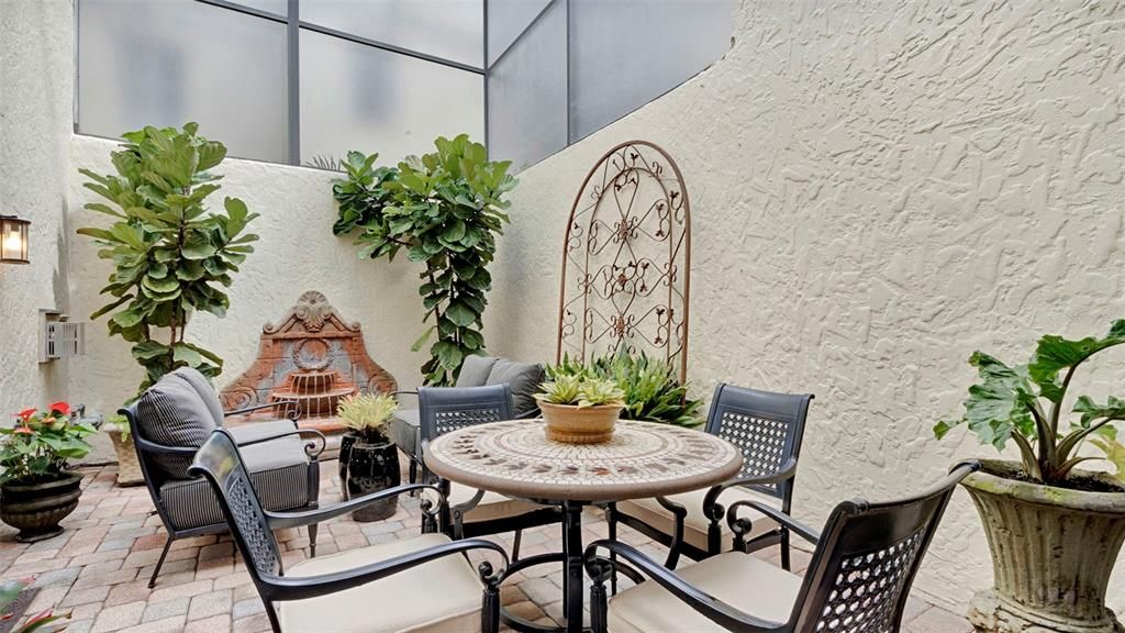 For Sale: $950,000 (3 beds, 2 baths, 1957 Square Feet)