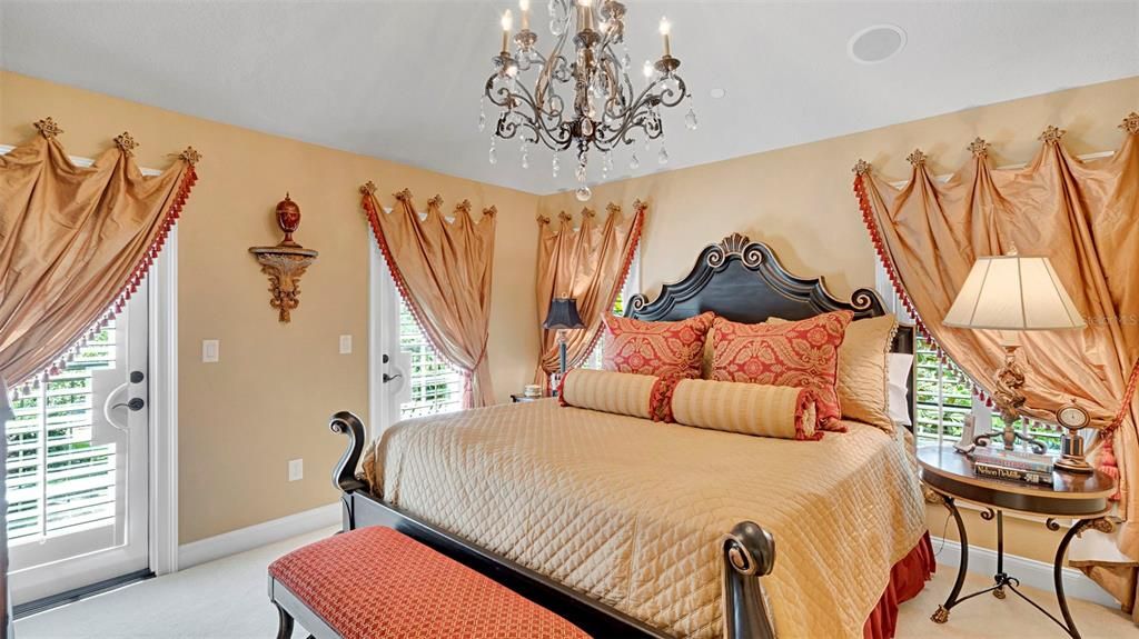 For Sale: $950,000 (3 beds, 2 baths, 1957 Square Feet)