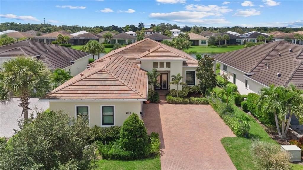 На продажу: $849,999 (2 спален, 2 ванн, 2758 Квадратных фут)