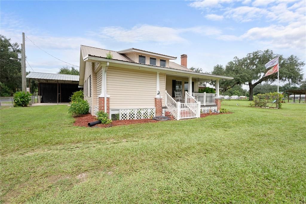 For Sale: $499,000 (2 beds, 1 baths, 1020 Square Feet)