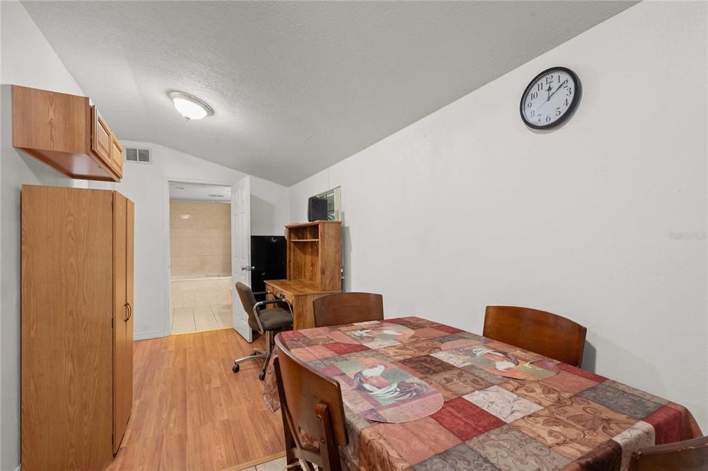 For Sale: $499,000 (2 beds, 1 baths, 1020 Square Feet)