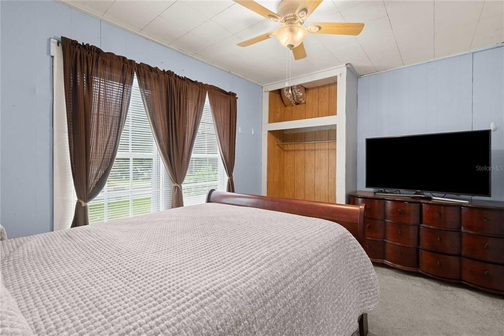 For Sale: $499,000 (2 beds, 1 baths, 1020 Square Feet)