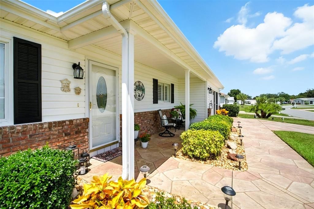 На продажу: $299,999 (2 спален, 2 ванн, 1776 Квадратных фут)