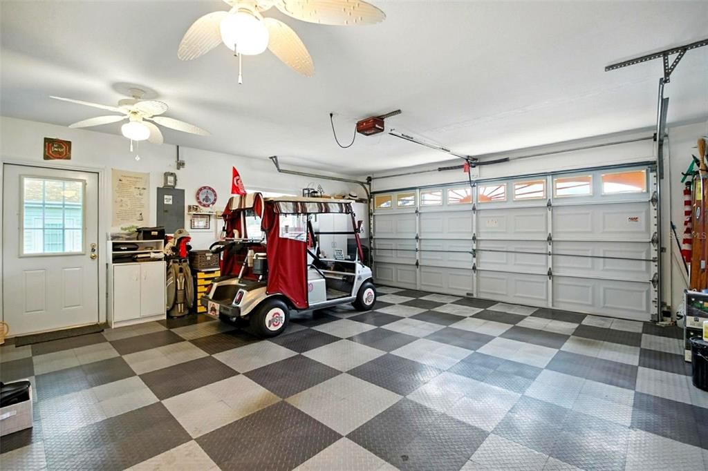 На продажу: $299,999 (2 спален, 2 ванн, 1776 Квадратных фут)