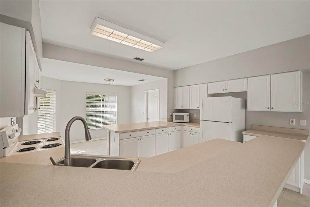 En Venta: $350,000 (3 camas, 2 baños, 1745 Pies cuadrados)